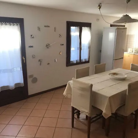 Casa Cortese アパート ガッリオ